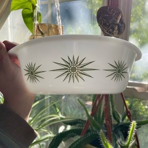 Vintage GLASBAKE Jeannette
Atomic Starburst Round Casserole dish